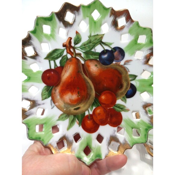 Two ArtMark Hand Painted Fruit Pattern Lattice Sawtooth Edge Vintage Wall Plates - Picture 4 of 7